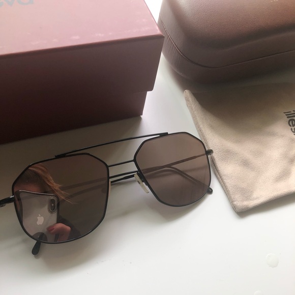 illesteva Sunglasses main image 4
